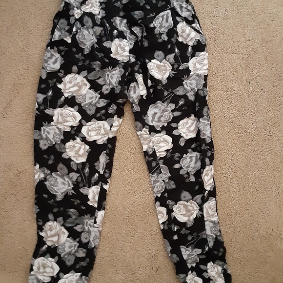 Talua cropped ankle joggers - Picture 3 of 4